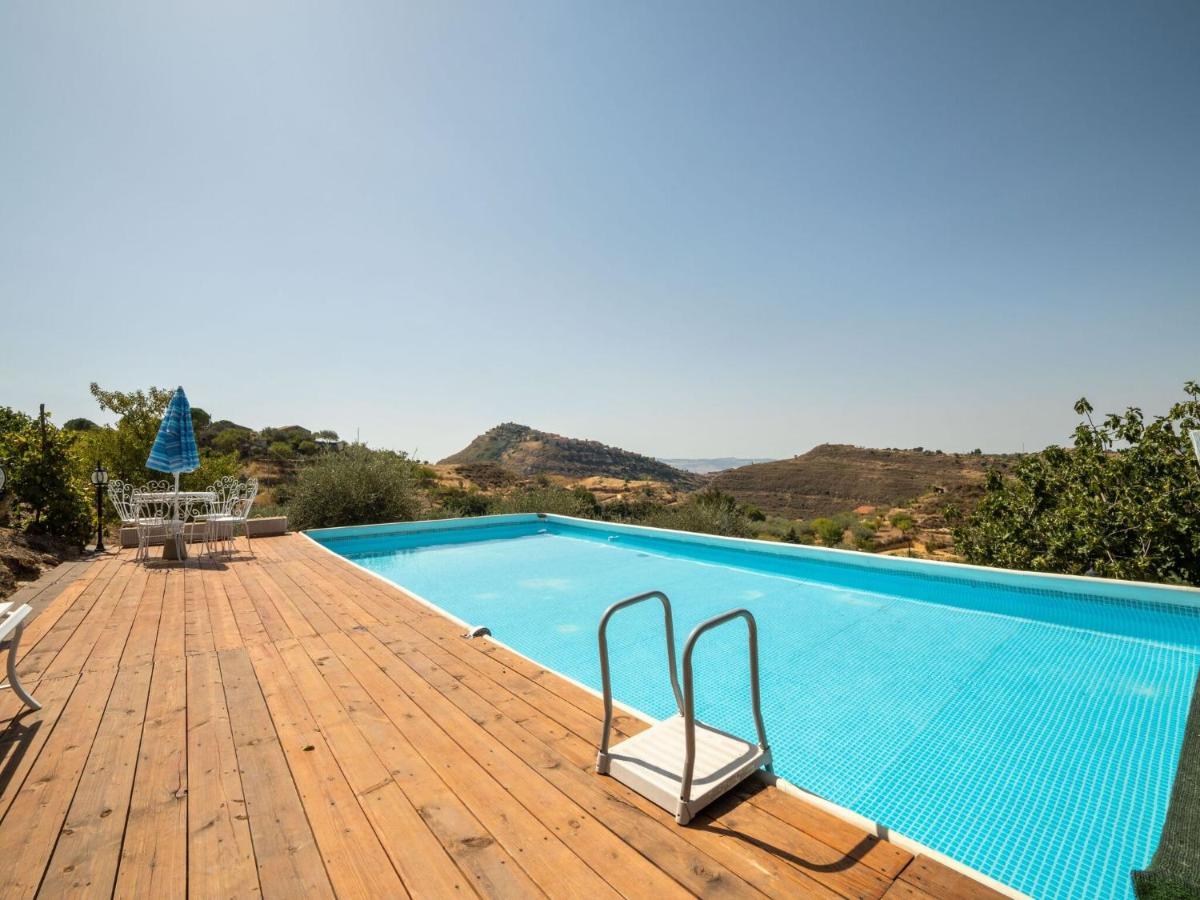 Belvilla By Oyo Modern Villa In Nissoria With Pool Buitenkant foto