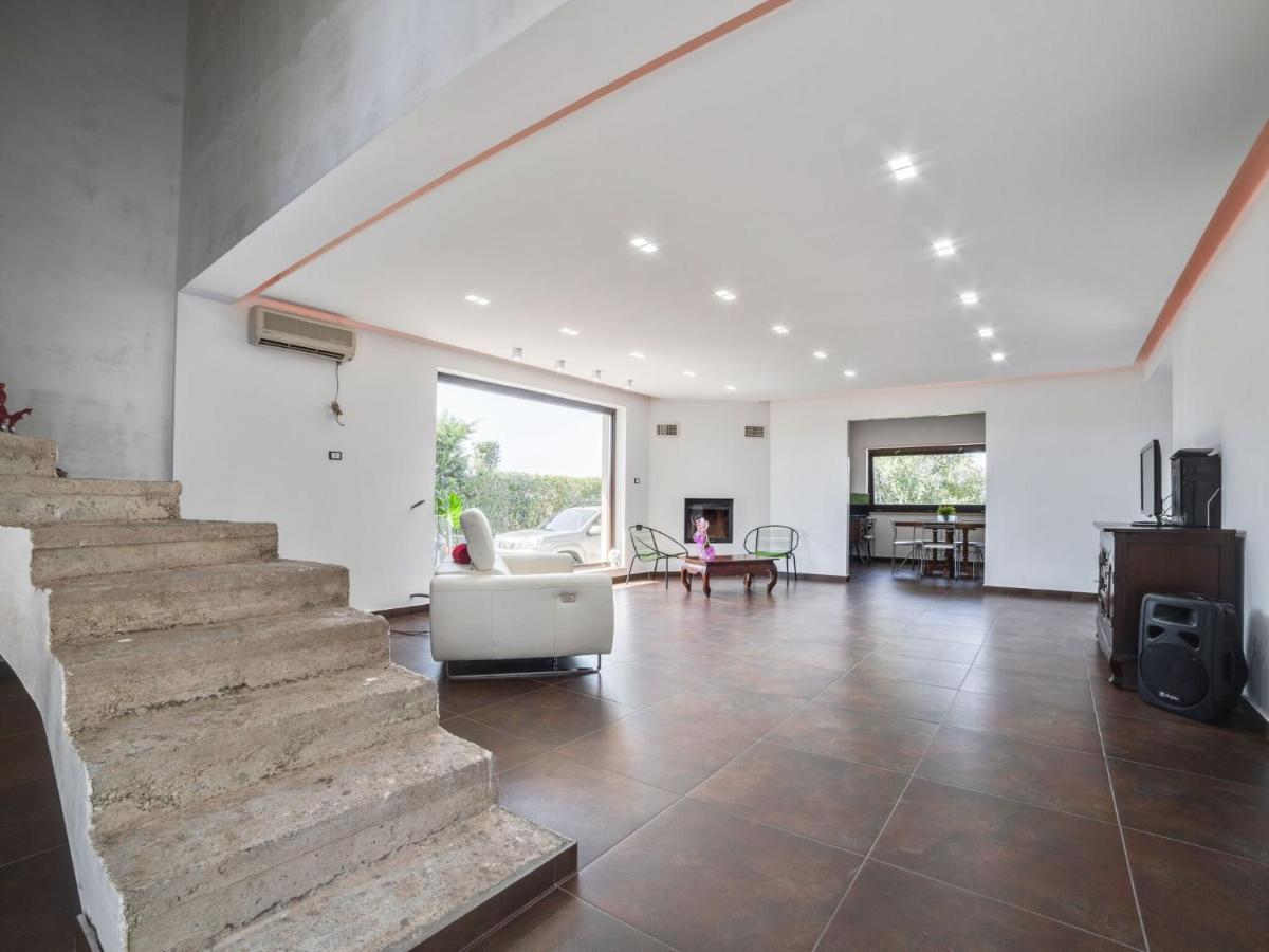 Belvilla By Oyo Modern Villa In Nissoria With Pool Buitenkant foto