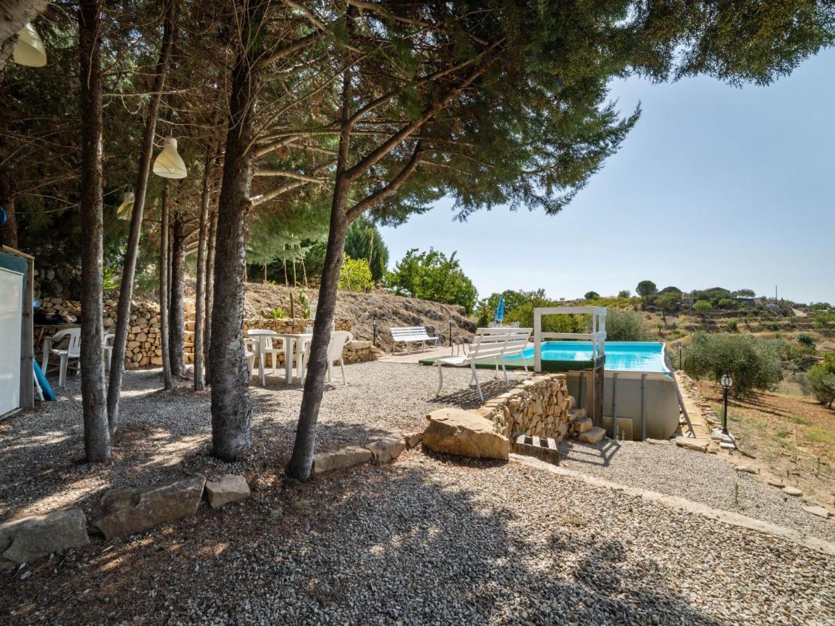 Belvilla By Oyo Modern Villa In Nissoria With Pool Buitenkant foto