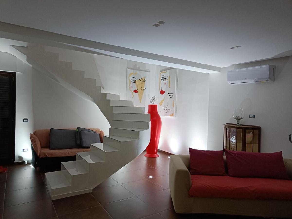 Belvilla By Oyo Modern Villa In Nissoria With Pool Buitenkant foto